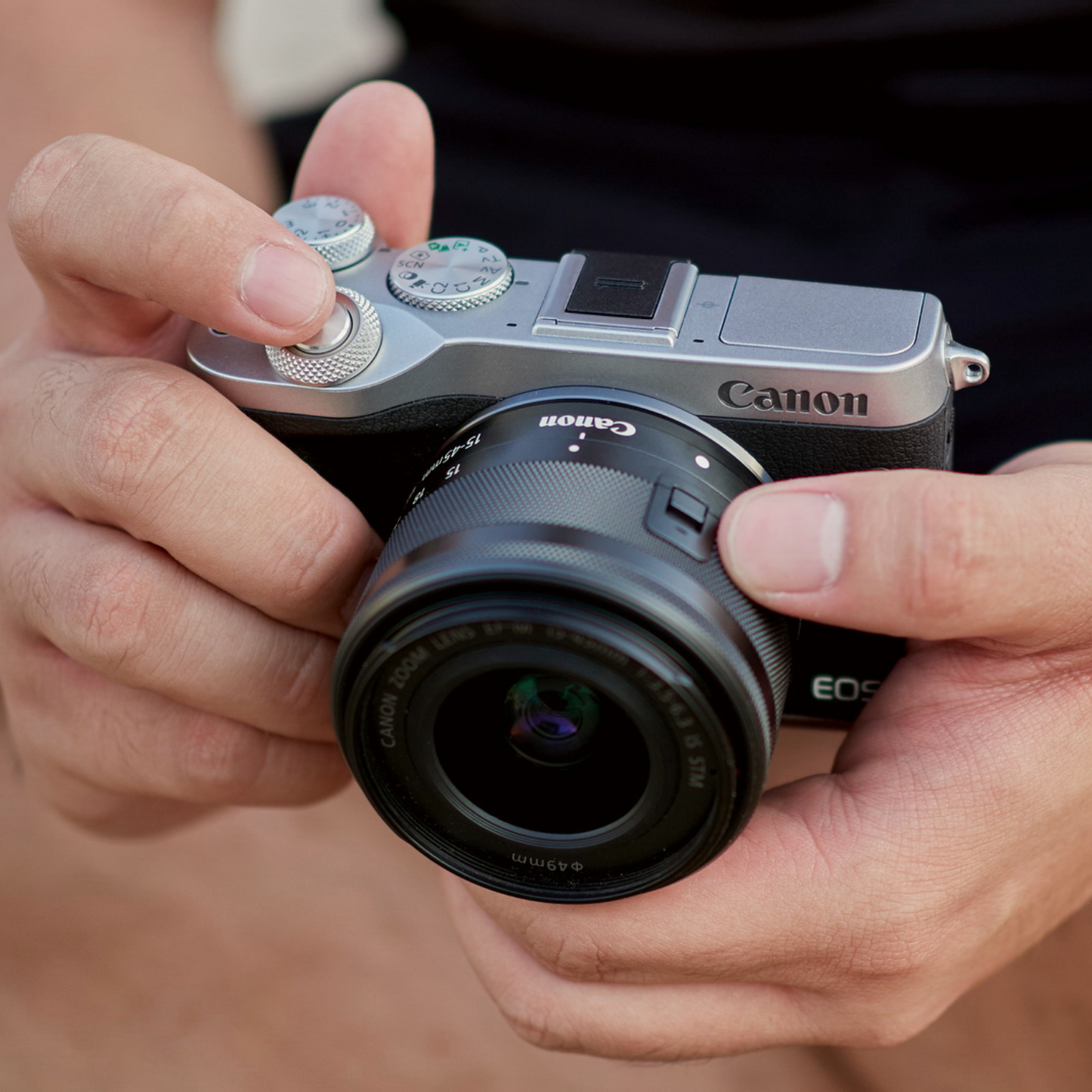 Canon EOS M6 with 18-150MM Kit Lens Mirrorless Camera Black