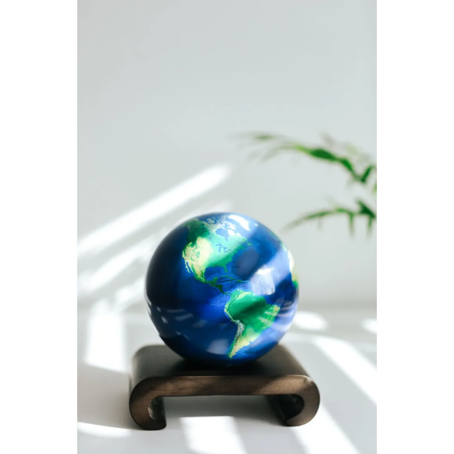Mova Globe Earth Self Rotating Globe